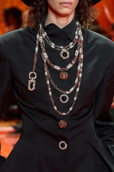 Look 103